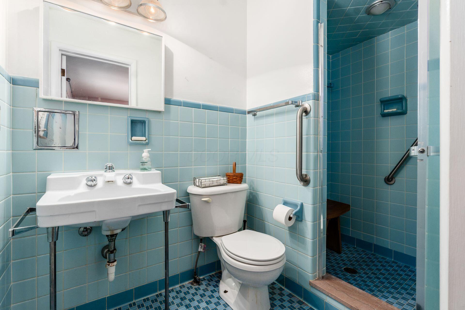 Columbus, Ohio, 43220, United States, 2 Bedrooms Bedrooms, ,3 BathroomsBathrooms,Residential,For Sale,2003078