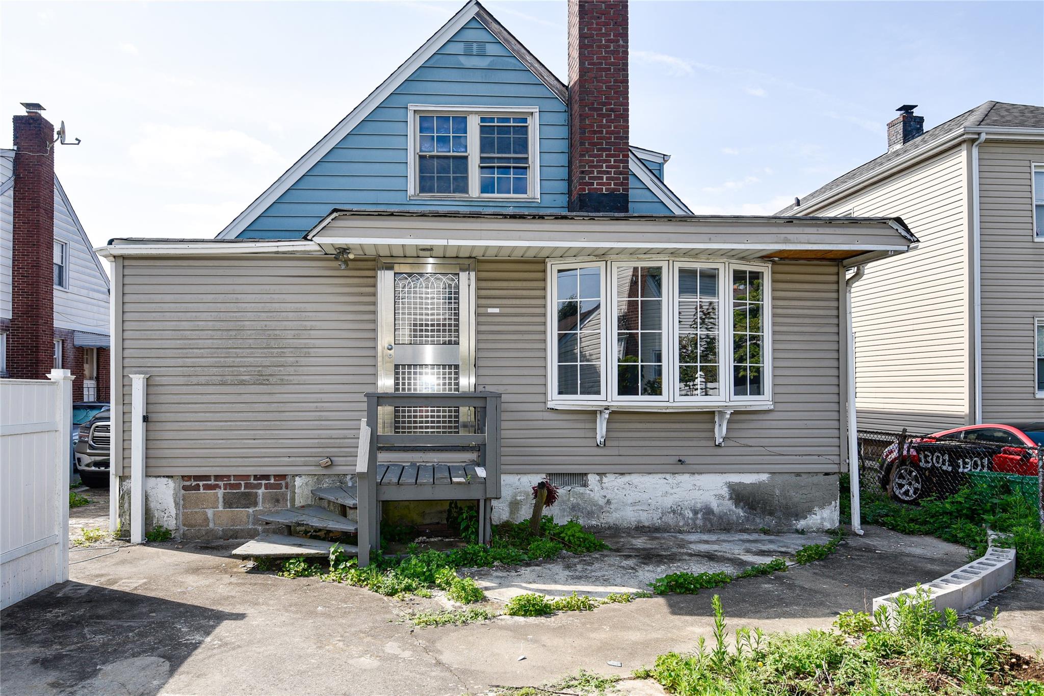 New Hyde Park, New York, 11040, United States, 4 Bedrooms Bedrooms, ,3 BathroomsBathrooms,Residential,For Sale,1903890