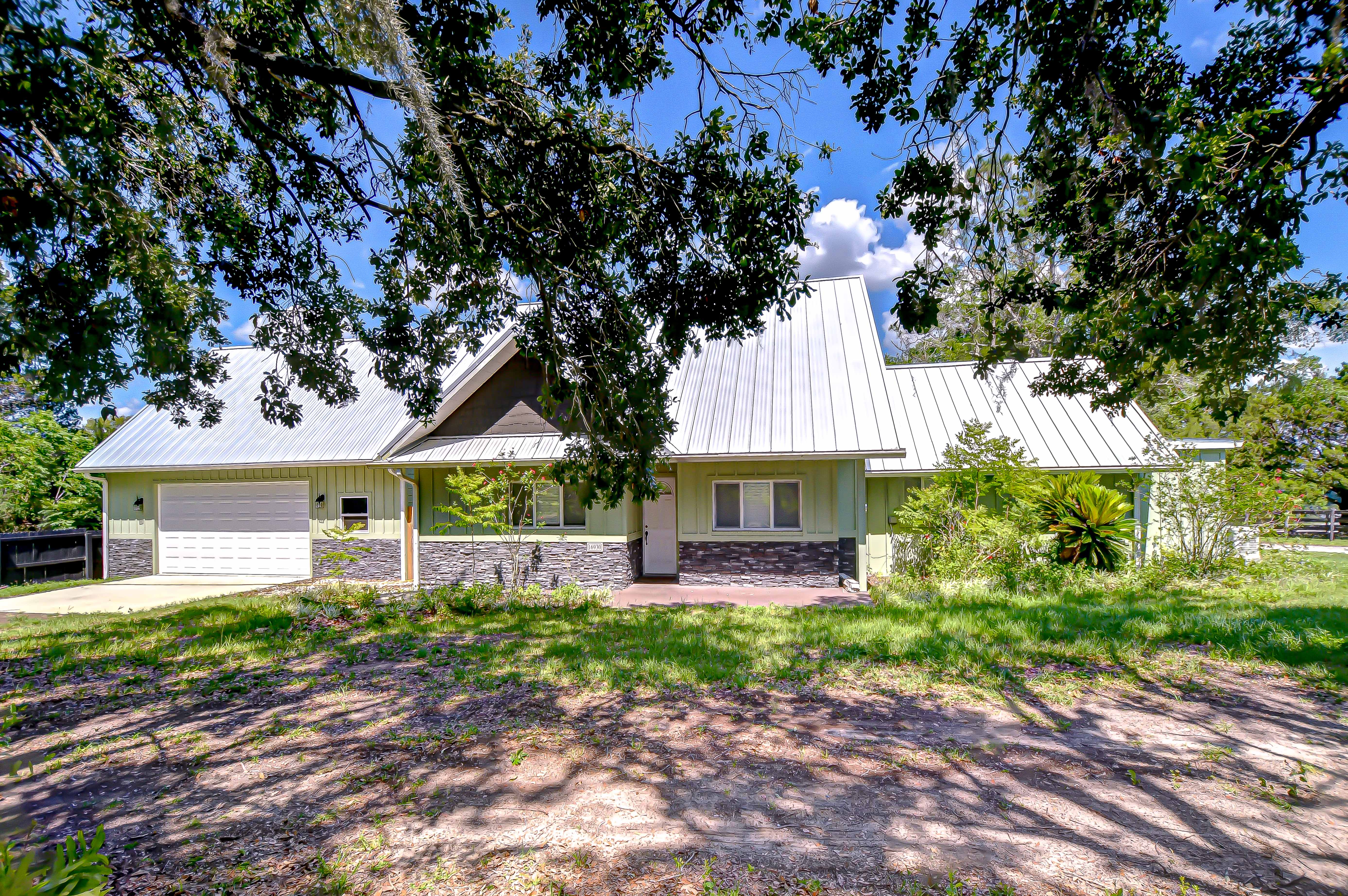 Dade City, Florida, 33523, United States, 4 Bedrooms Bedrooms, ,3 BathroomsBathrooms,Residential,For Sale,1873323
