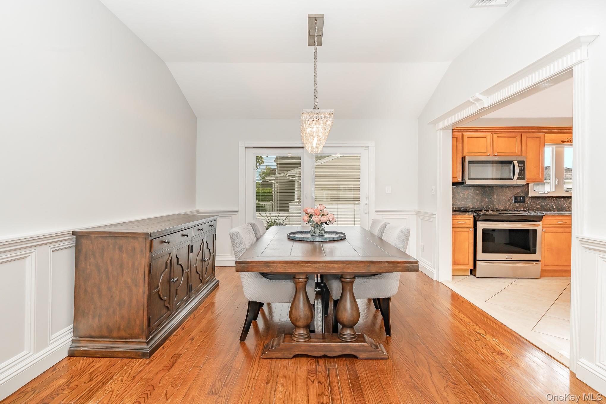 Massapequa Park, New York, 11762, United States, 3 Bedrooms Bedrooms, ,3 BathroomsBathrooms,Residential,For Sale,1937642
