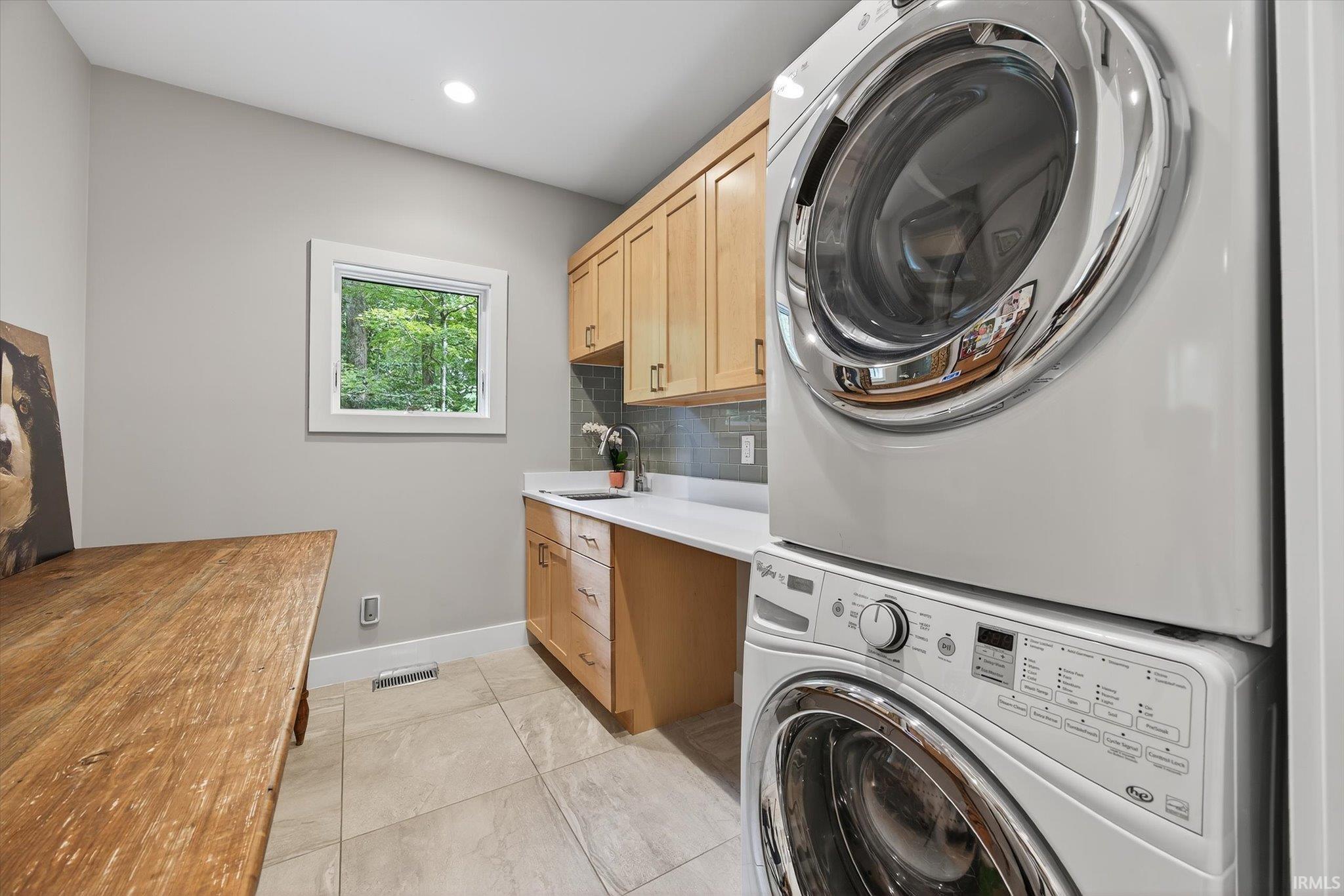 Bloomington, Indiana, 47401, United States, 3 Bedrooms Bedrooms, ,3 BathroomsBathrooms,Residential,For Sale,1977080