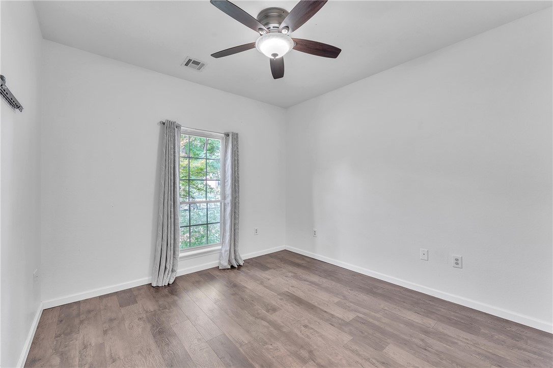 Bentonville, Arkansas, 72713, United States, 5 Bedrooms Bedrooms, ,3 BathroomsBathrooms,Residential,For Sale,1882390