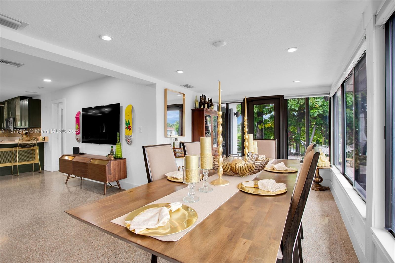 Wilton Manors, Florida, 33334, United States, 3 Bedrooms Bedrooms, ,3 BathroomsBathrooms,Residential,For Sale,1947052