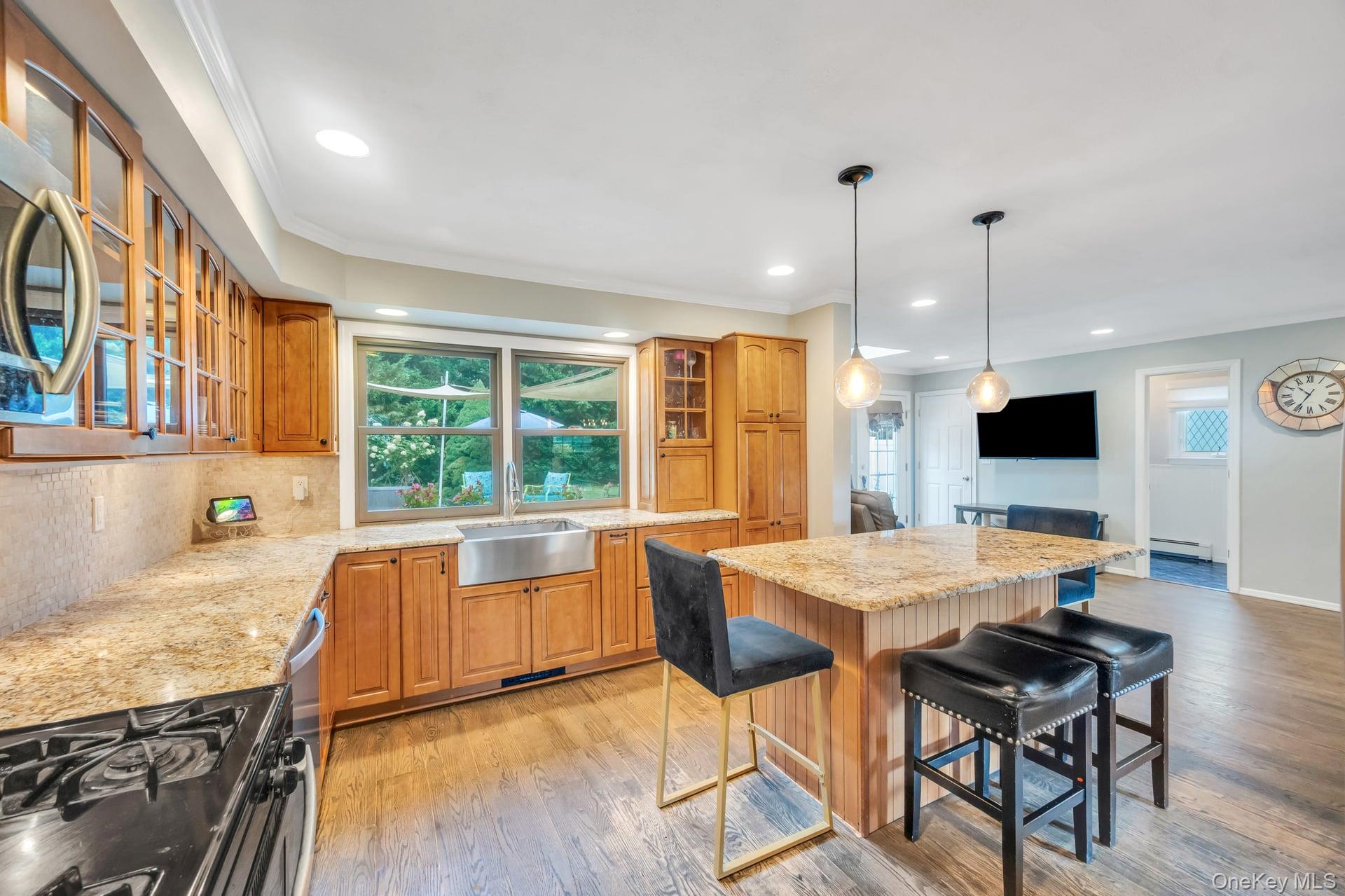 Port Jefferson Station, New York, 11776, United States, 4 Bedrooms Bedrooms, ,3 BathroomsBathrooms,Residential,For Sale,1941704