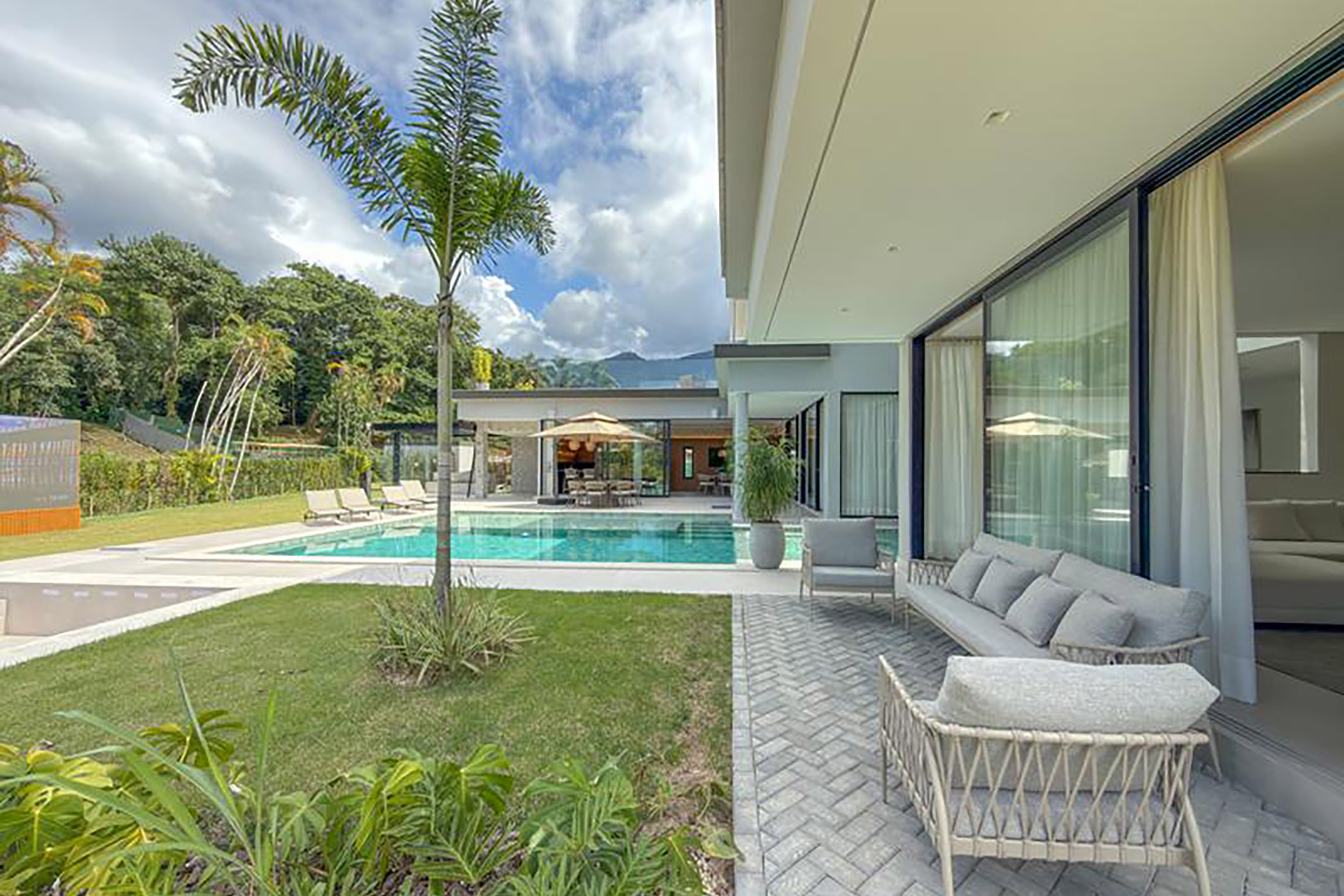  Contemporary residence with six suites in Frade Green, Angra dos Reis - 物件實景