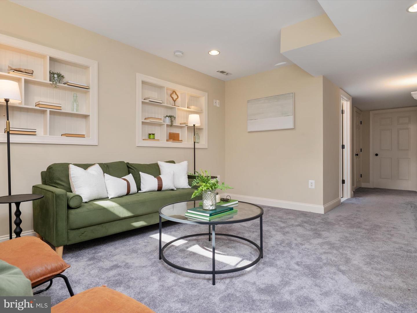 Pasadena, Maryland, 21122, United States, 6 Bedrooms Bedrooms, ,6 BathroomsBathrooms,Residential,For Sale,1994815