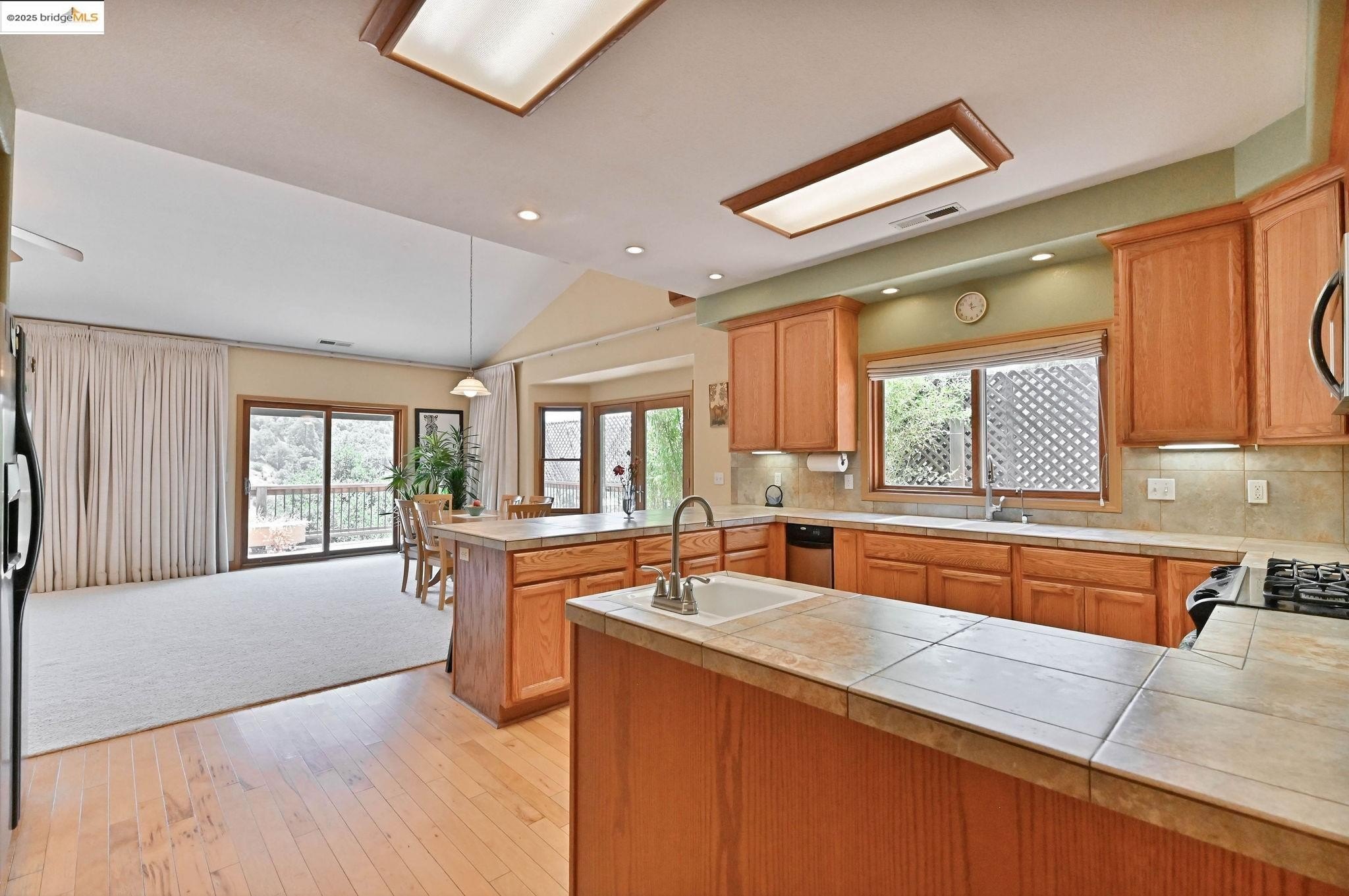 Tuolumne, California, 95379, United States, 5 Bedrooms Bedrooms, ,4 BathroomsBathrooms,Residential,For Sale,1983236