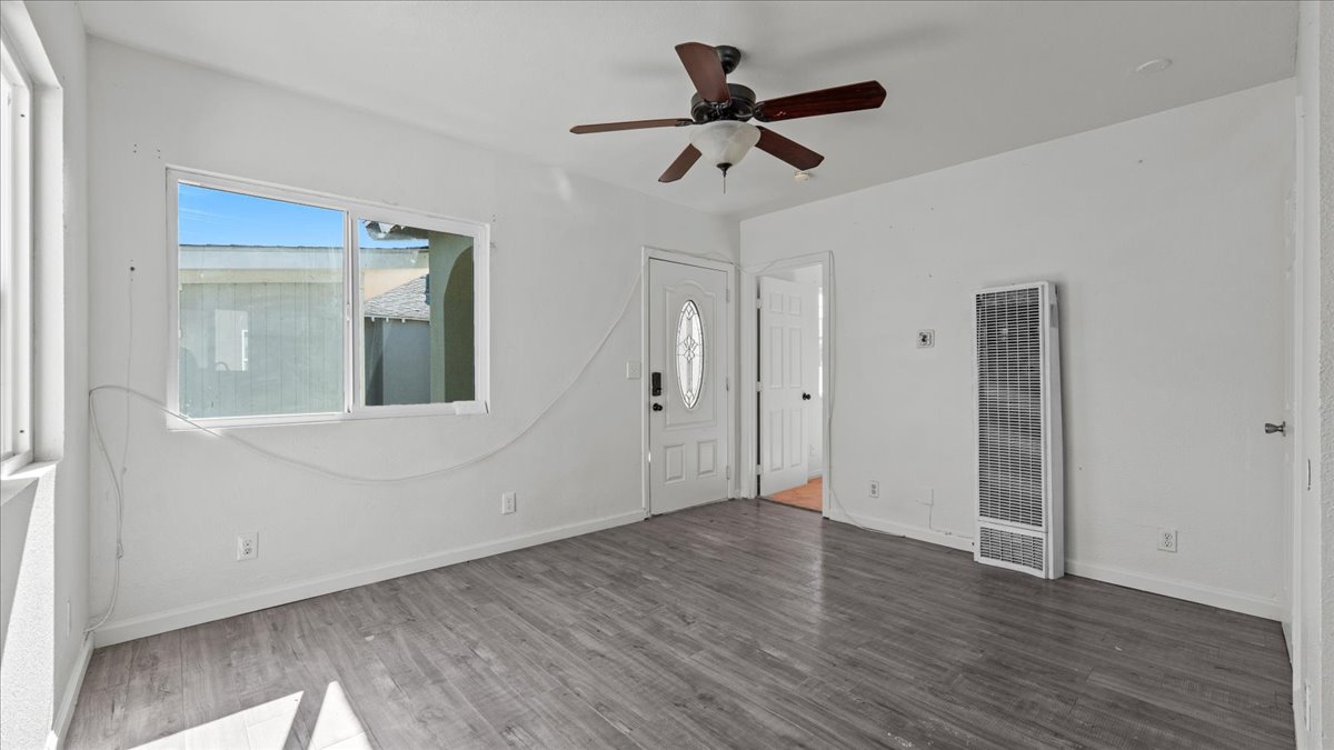 Compton, California, 90220, United States, 3 Bedrooms Bedrooms, ,2 BathroomsBathrooms,Residential,For Sale,1943002