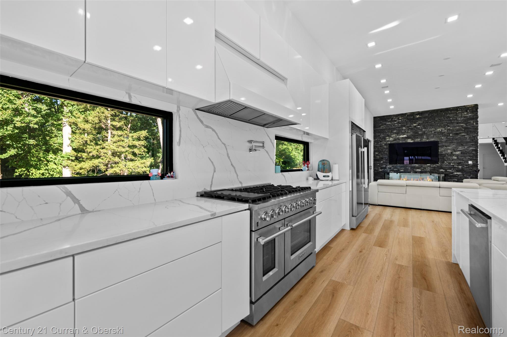 Farmington, Michigan, 48334, United States, 7 Bedrooms Bedrooms, ,8 BathroomsBathrooms,Residential,For Sale,1980731