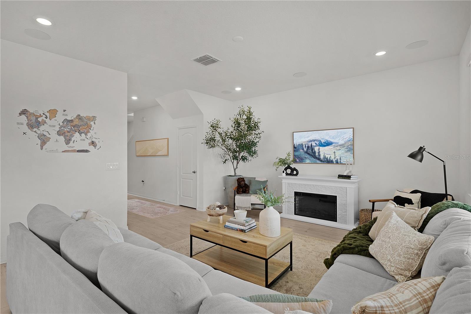 CLERMONT, Florida, 34714, United States, 3 Bedrooms Bedrooms, ,3 BathroomsBathrooms,Residential,For Sale,1901487