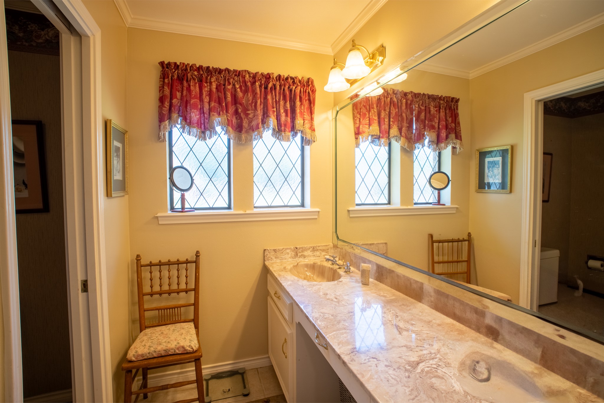 Mexia, Texas, 76667, United States, 4 Bedrooms Bedrooms, ,5 BathroomsBathrooms,Residential,For Sale,1941675