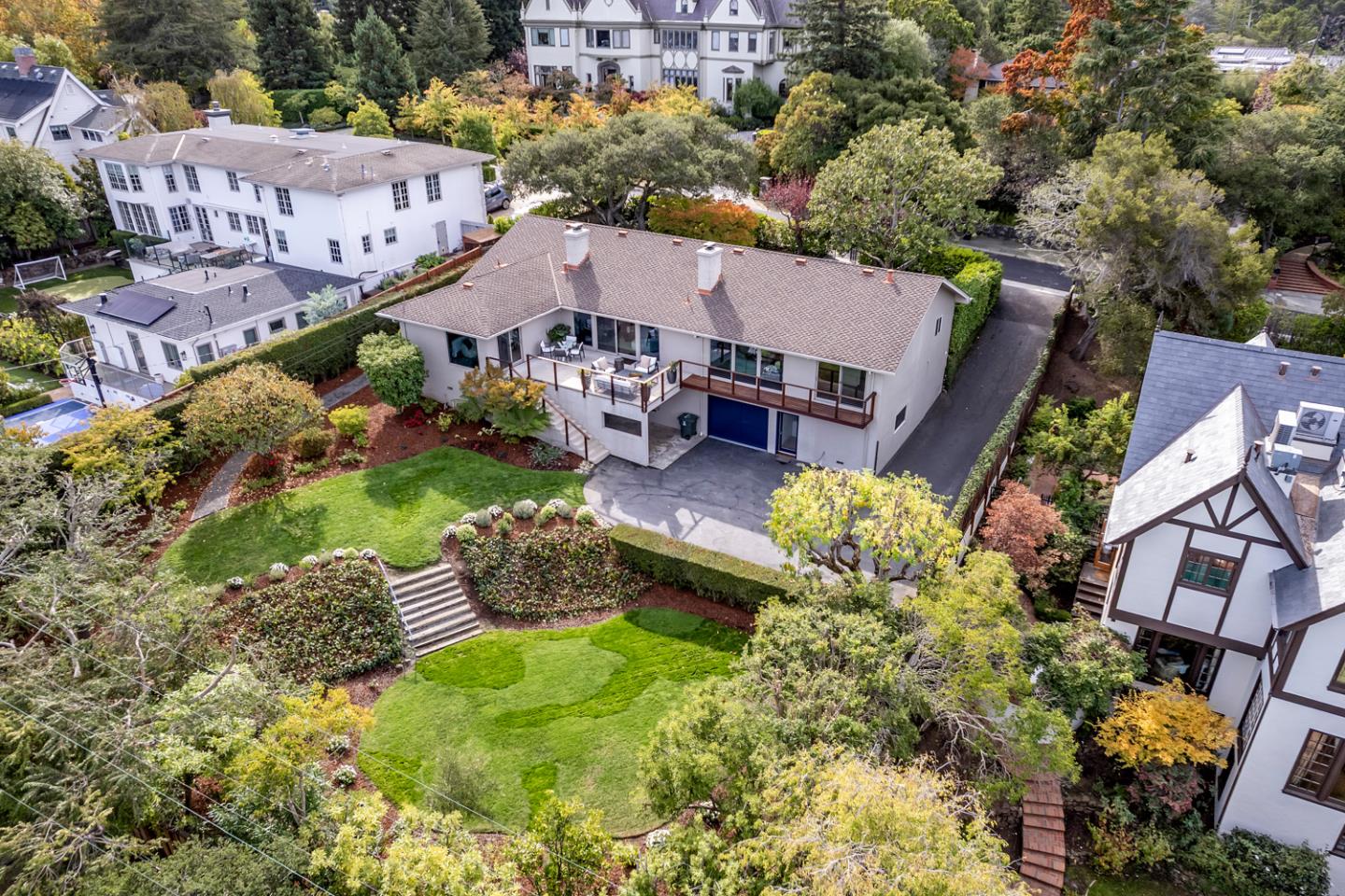 Hillsborough, California, 94010, United States, 3 Bedrooms Bedrooms, ,4 BathroomsBathrooms,Residential,For Sale,1989109