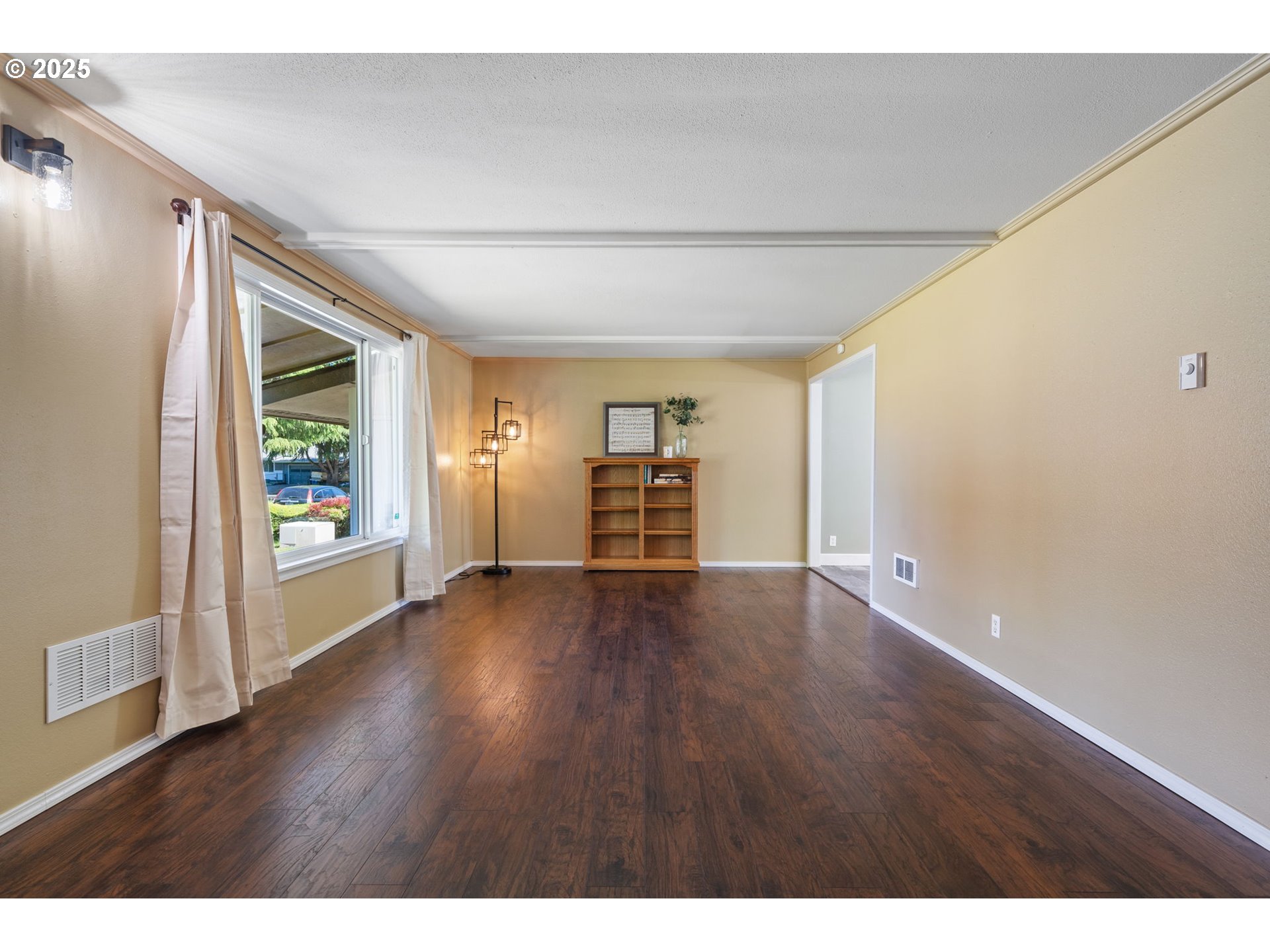 Vancouver, Washington, 98682, United States, 4 Bedrooms Bedrooms, ,2 BathroomsBathrooms,Residential,For Sale,1987487