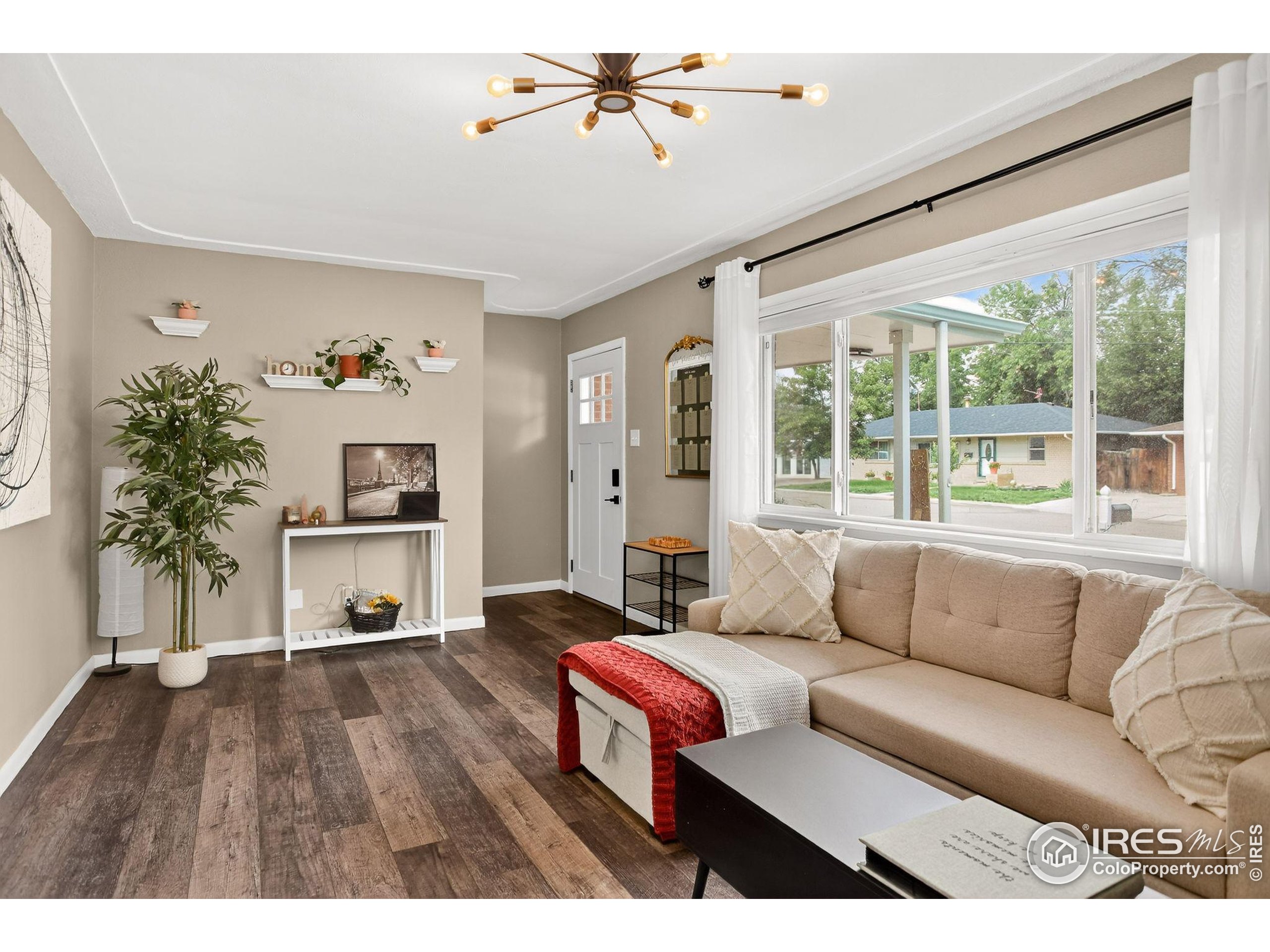 Longmont, Colorado, 80501, United States, 3 Bedrooms Bedrooms, ,1 BathroomBathrooms,Residential,For Sale,1948840