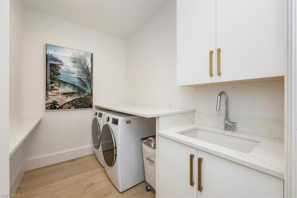 Naples, Florida, 34102, United States, 4 Bedrooms Bedrooms, ,6 BathroomsBathrooms,Residential,For Sale,1987557