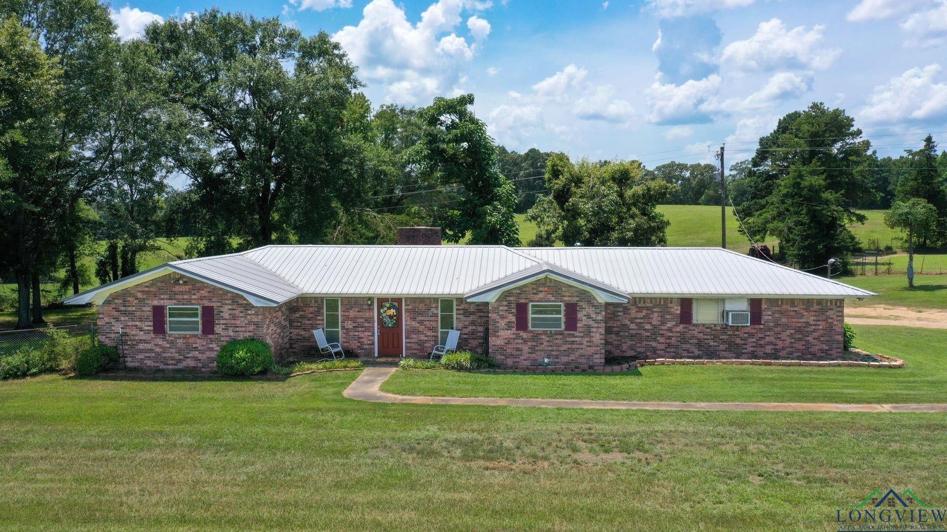 Linden, Texas, 75563, United States, 3 Bedrooms Bedrooms, ,3 BathroomsBathrooms,Residential,For Sale,1974630