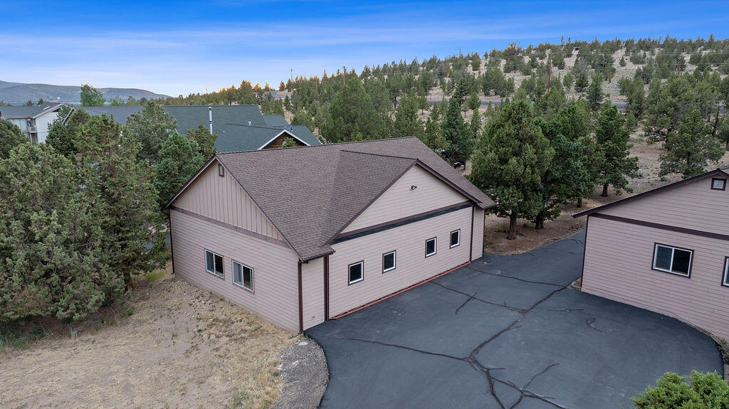 Prineville, Oregon, 97754, United States, 4 Bedrooms Bedrooms, ,3 BathroomsBathrooms,Residential,For Sale,1896038