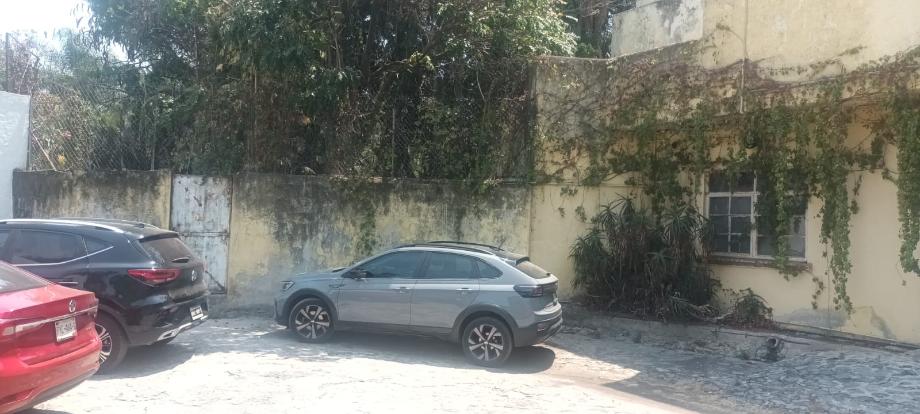 Fraccionamiento Las Quintas, Calle 4.5, Cuernavaca, Morelos, 62446, Mexico, 3 Bedrooms Bedrooms, ,4 BathroomsBathrooms,Residential,For Sale,Fraccionamiento Las Quintas, Calle 4.5,1614358