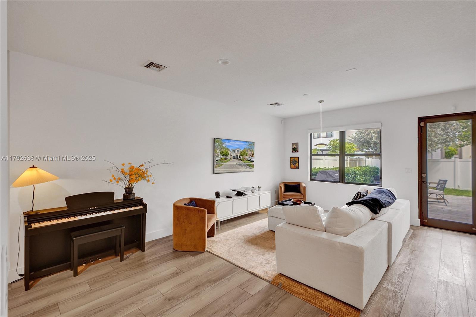 Miami, Florida, 33179, United States, 3 Bedrooms Bedrooms, ,3 BathroomsBathrooms,Residential,For Sale,1787670