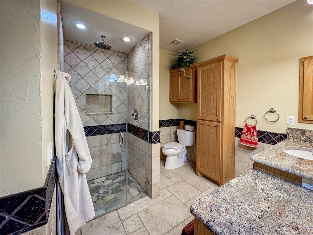 Fort Gibson, Oklahoma, 74434, United States, 2 Bedrooms Bedrooms, ,3 BathroomsBathrooms,Residential,For Sale,1982810