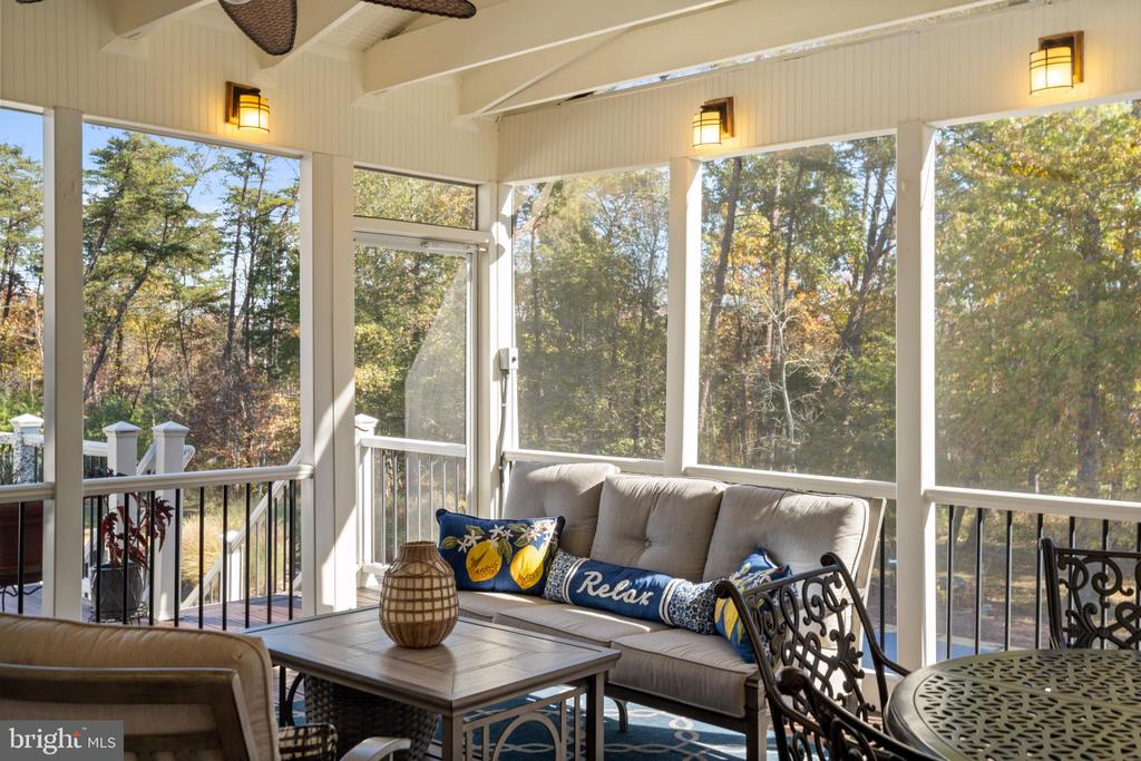 Broadlands, Virginia, 20148, United States, 5 Bedrooms Bedrooms, ,5 BathroomsBathrooms,Residential,For Sale,1977540