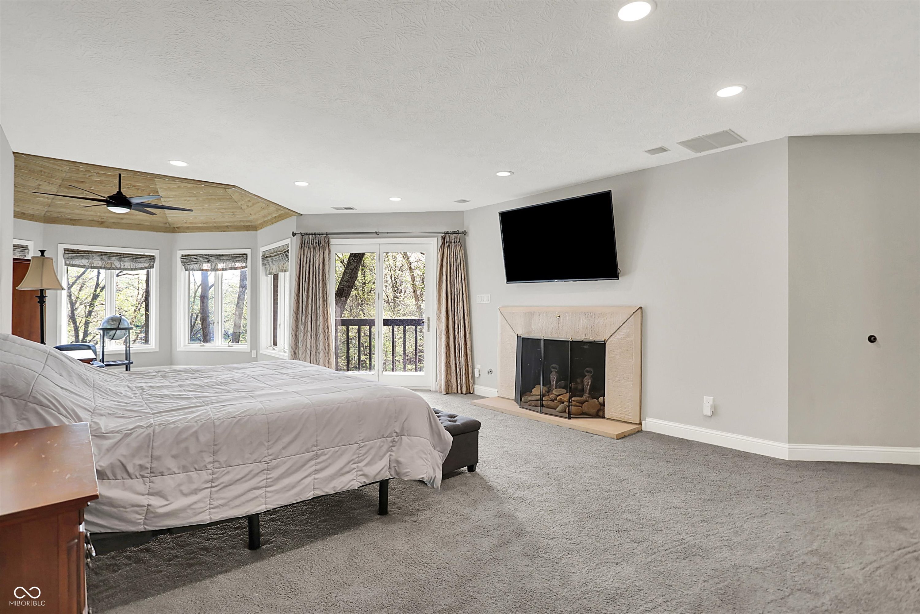 Trafalgar, Indiana, 46181, United States, 4 Bedrooms Bedrooms, ,4 BathroomsBathrooms,Residential,For Sale,1981773