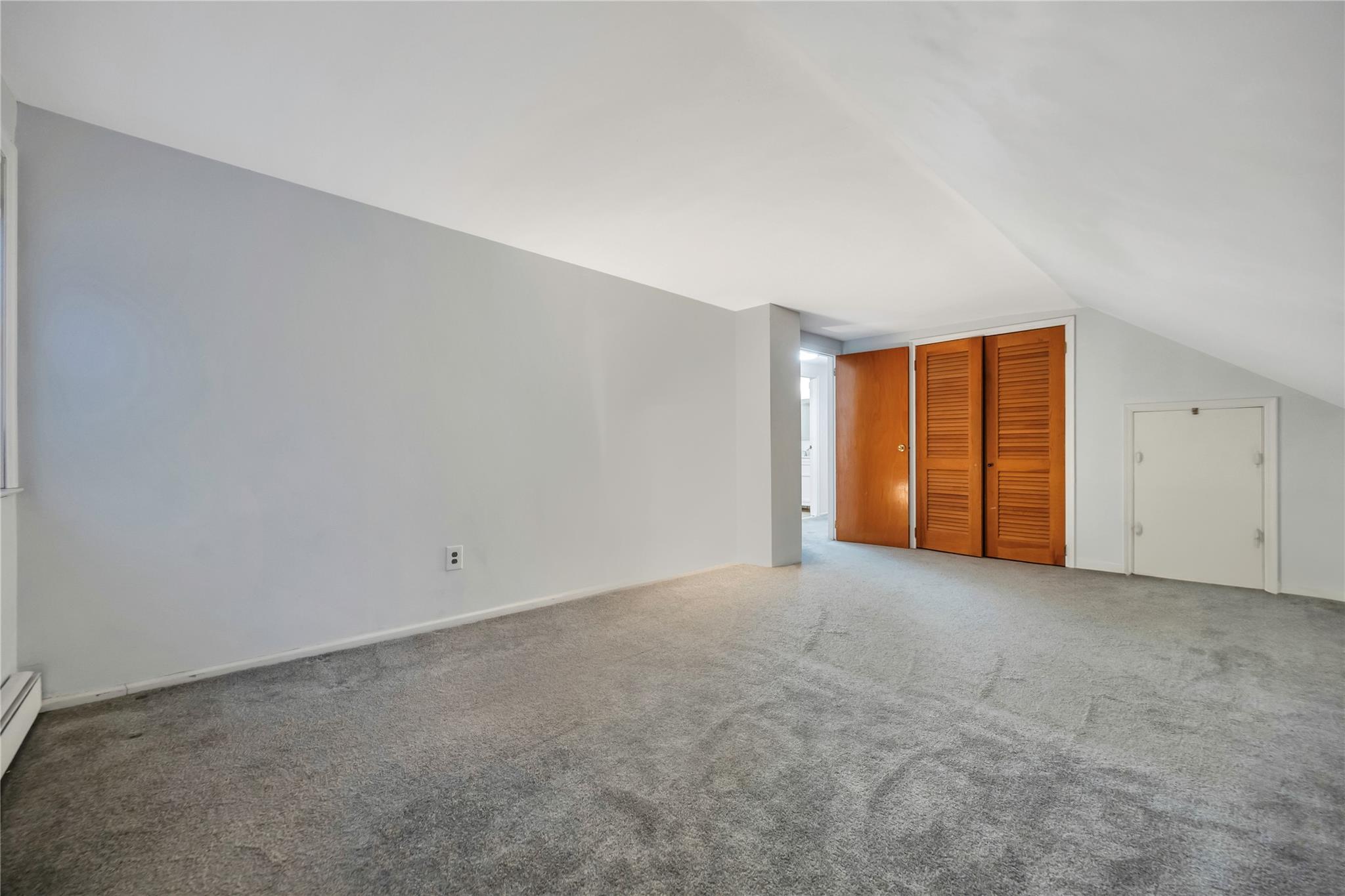 Hauppauge, New York, 11788, United States, 4 Bedrooms Bedrooms, ,2 BathroomsBathrooms,Residential,For Sale,1714342