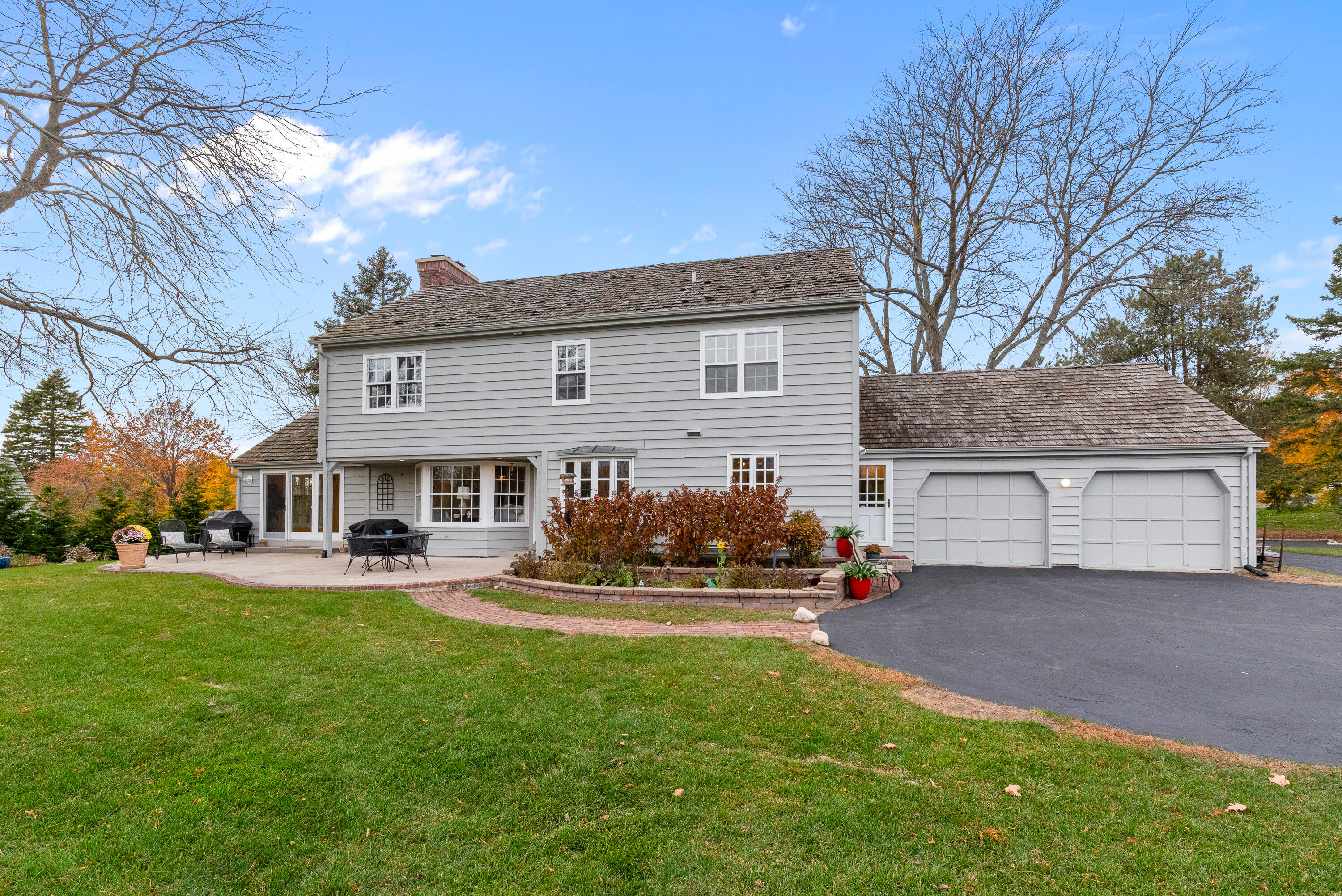 Mequon, Wisconsin, 53092, United States, 4 Bedrooms Bedrooms, ,3 BathroomsBathrooms,Residential,For Sale,1989588