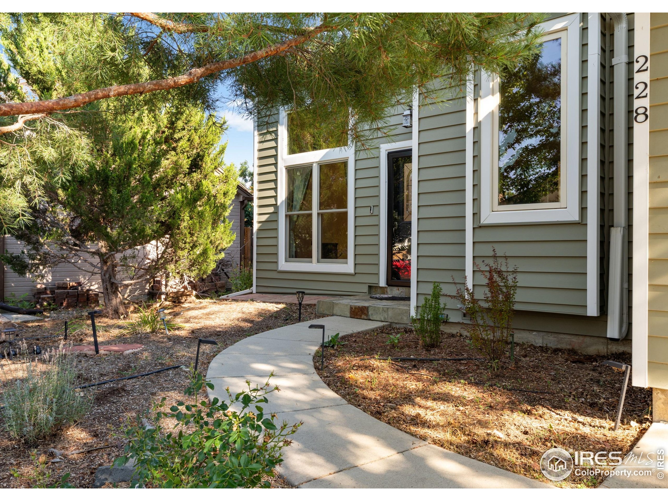 Louisville, Colorado, 80027, United States, 3 Bedrooms Bedrooms, ,Residential,For Sale,1941011