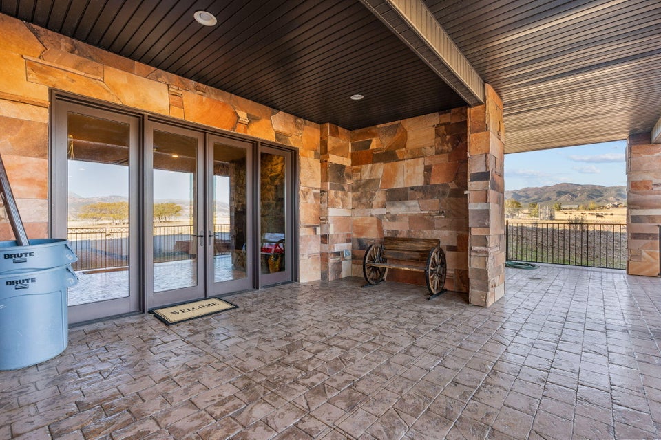 New Harmony, Utah, 84757, United States, 5 Bedrooms Bedrooms, ,6 BathroomsBathrooms,Residential,For Sale,2000791