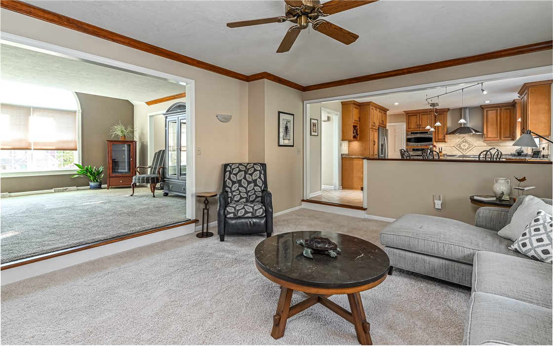 Pine Twp, Pennsylvania, 15090, United States, 4 Bedrooms Bedrooms, ,3 BathroomsBathrooms,Residential,For Sale,1987871