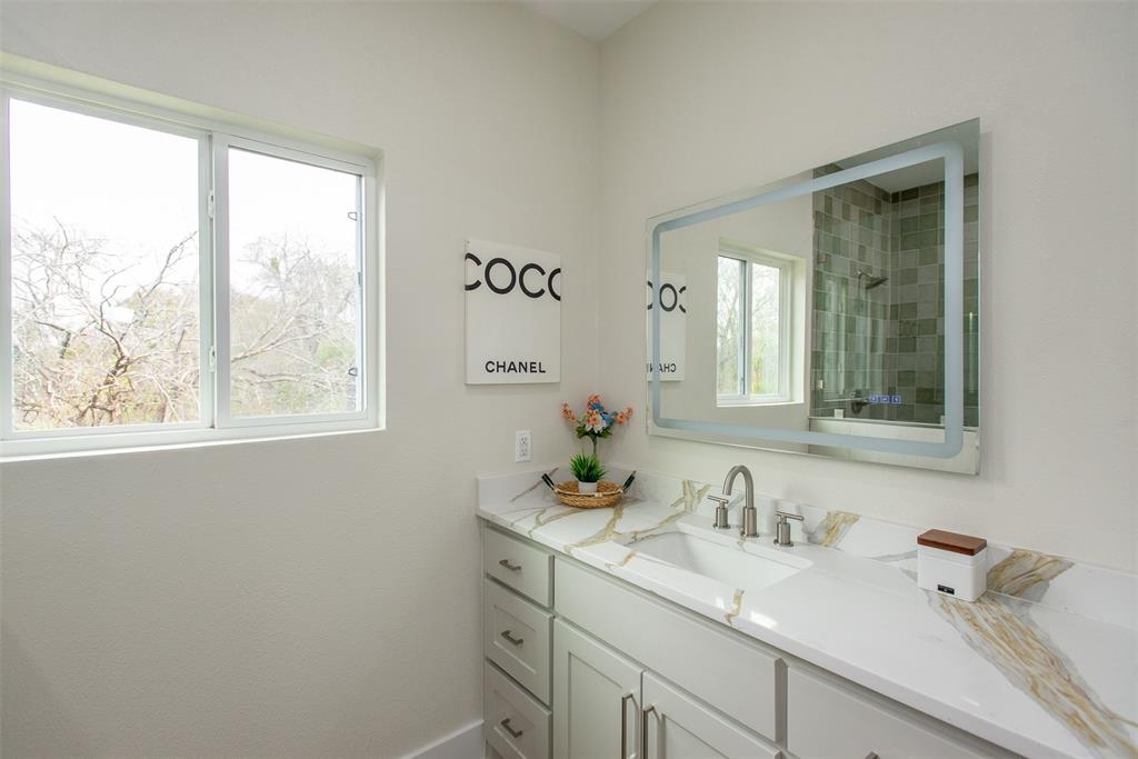 Mabank, Texas, 75143, United States, 4 Bedrooms Bedrooms, ,3 BathroomsBathrooms,Residential,For Sale,1942987