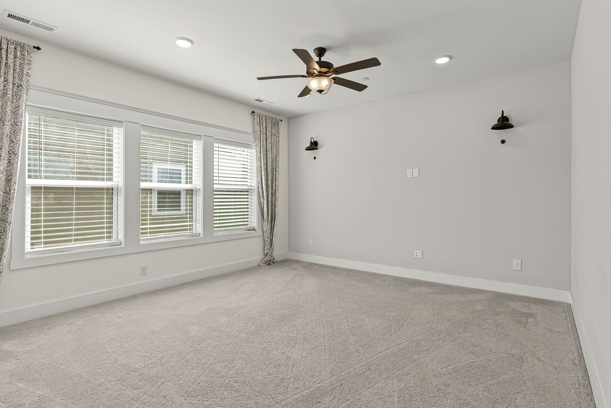 Nolensville, Tennessee, 37135, United States, 5 Bedrooms Bedrooms, ,4 BathroomsBathrooms,Residential,For Sale,1947042