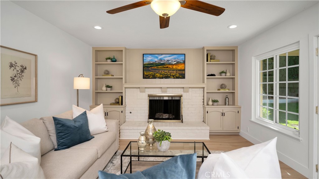 Lake Forest, California, 92630, United States, 4 Bedrooms Bedrooms, ,3 BathroomsBathrooms,Residential,For Sale,1987974