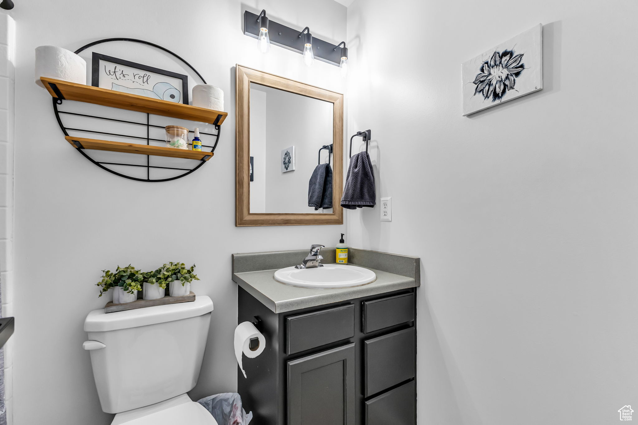 Salt Lake City, Utah, 84118, United States, 4 Bedrooms Bedrooms, ,2 BathroomsBathrooms,Residential,For Sale,1818748
