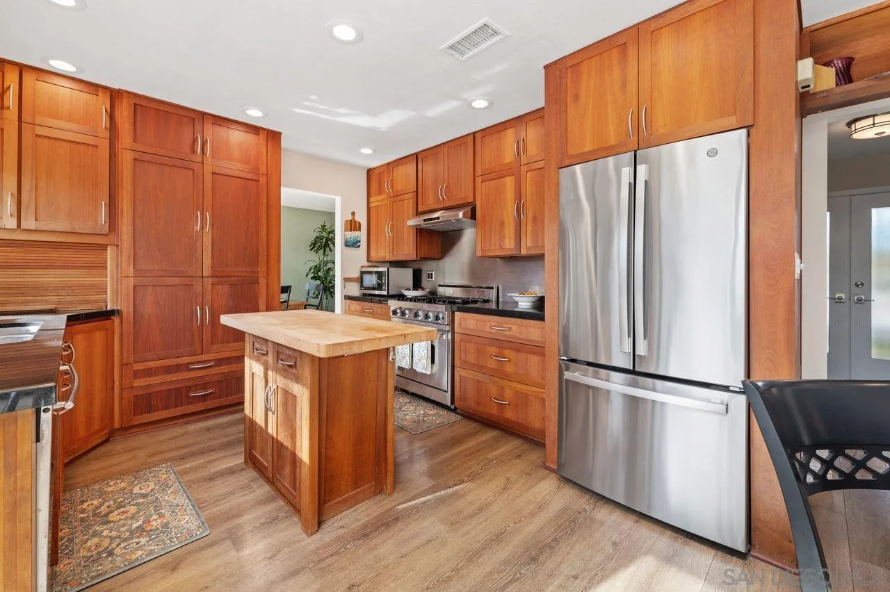 La Mesa, California, 91942, United States, 3 Bedrooms Bedrooms, ,3 BathroomsBathrooms,Residential,For Sale,1996009