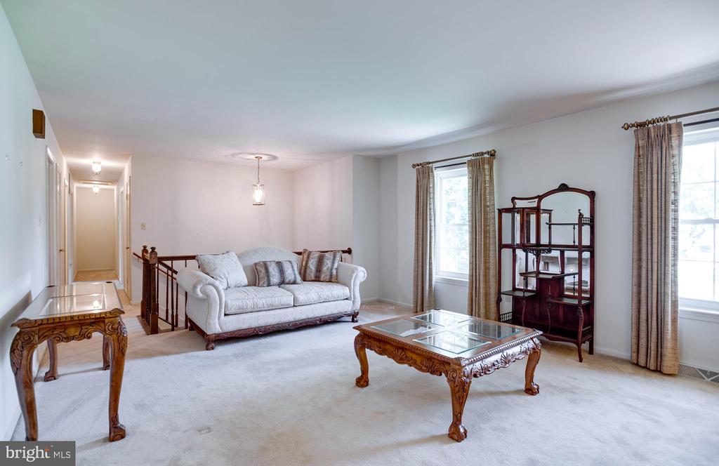 Warrenton, Virginia, 20187, United States, 3 Bedrooms Bedrooms, ,3 BathroomsBathrooms,Residential,For Sale,2049291
