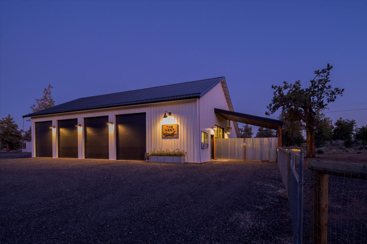 Redmond, Oregon, 97756, United States, 4 Bedrooms Bedrooms, ,3 BathroomsBathrooms,Residential,For Sale,1901092