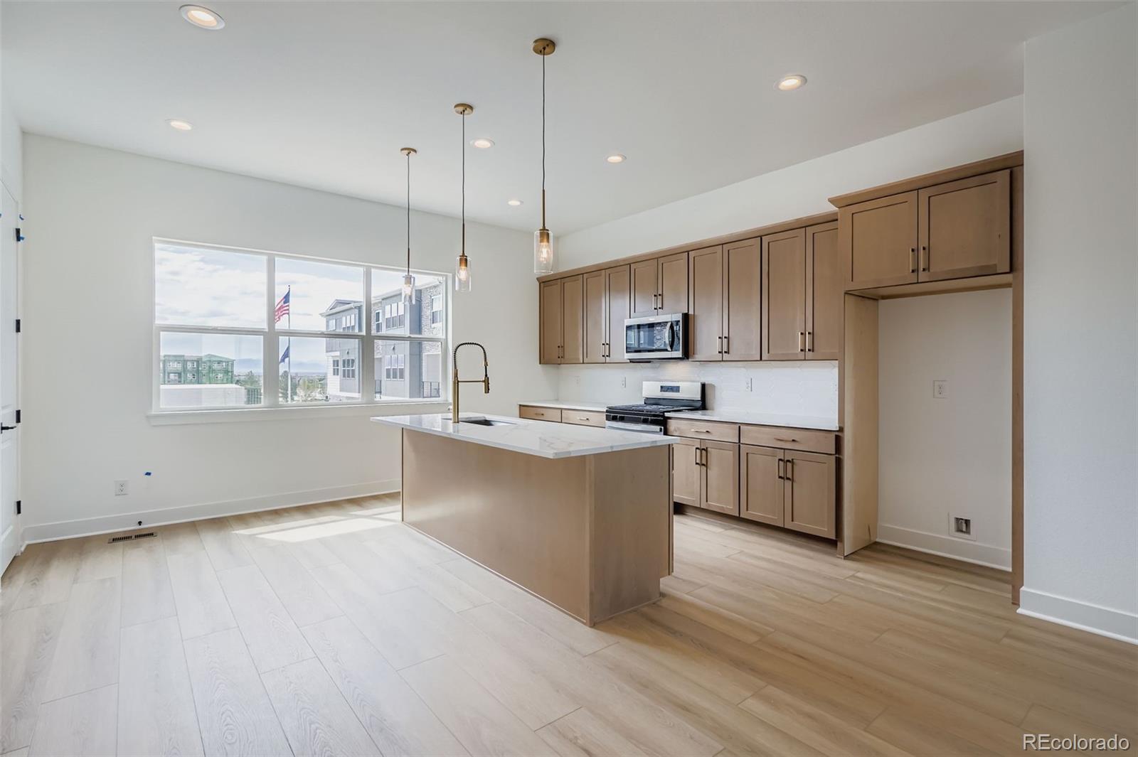 Aurora, Colorado, 80019, United States, 4 Bedrooms Bedrooms, ,4 BathroomsBathrooms,Residential,For Sale,1902538