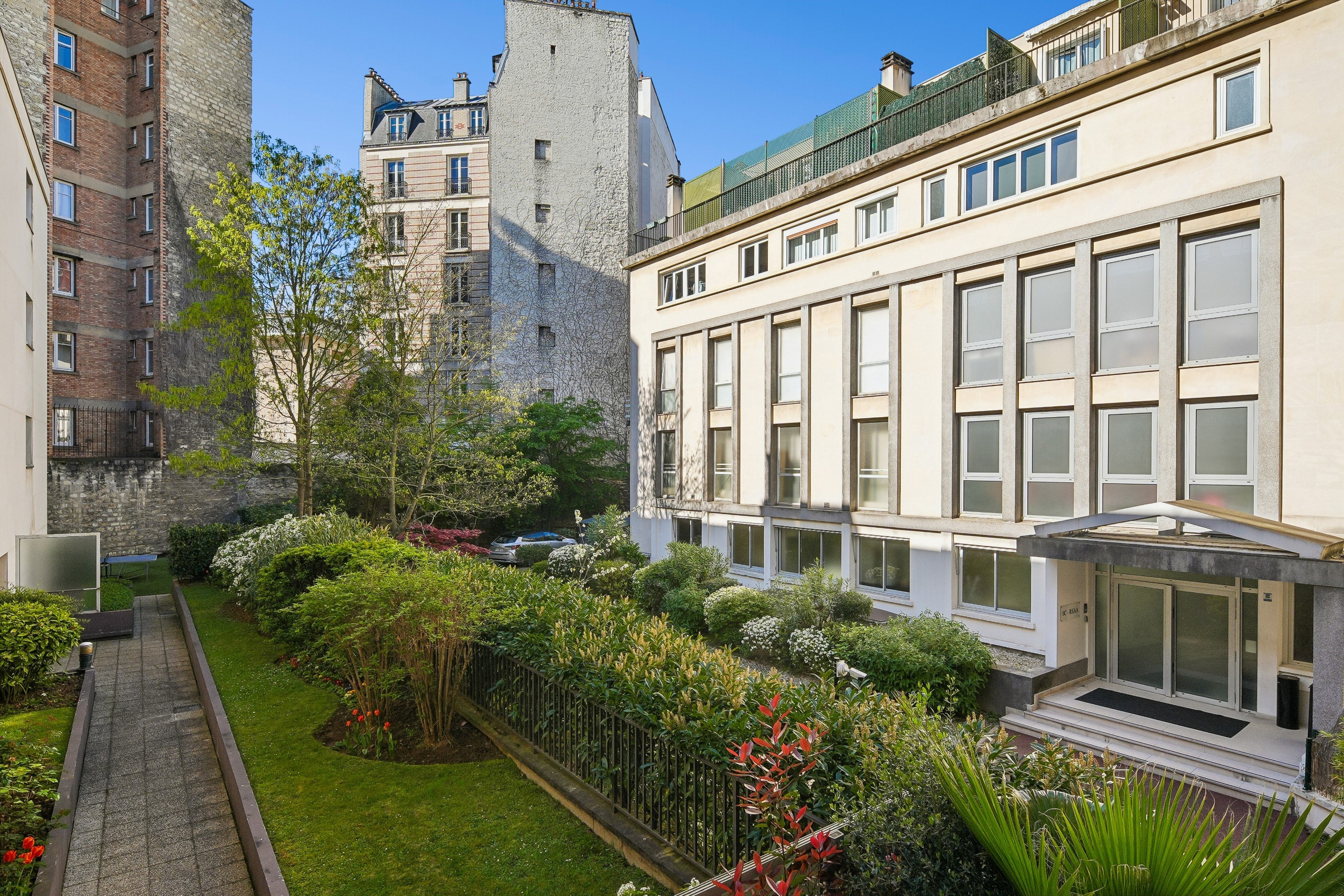  Renovated Family Apartment with Balconies – Pasteur School Catchment Area - 物件實景