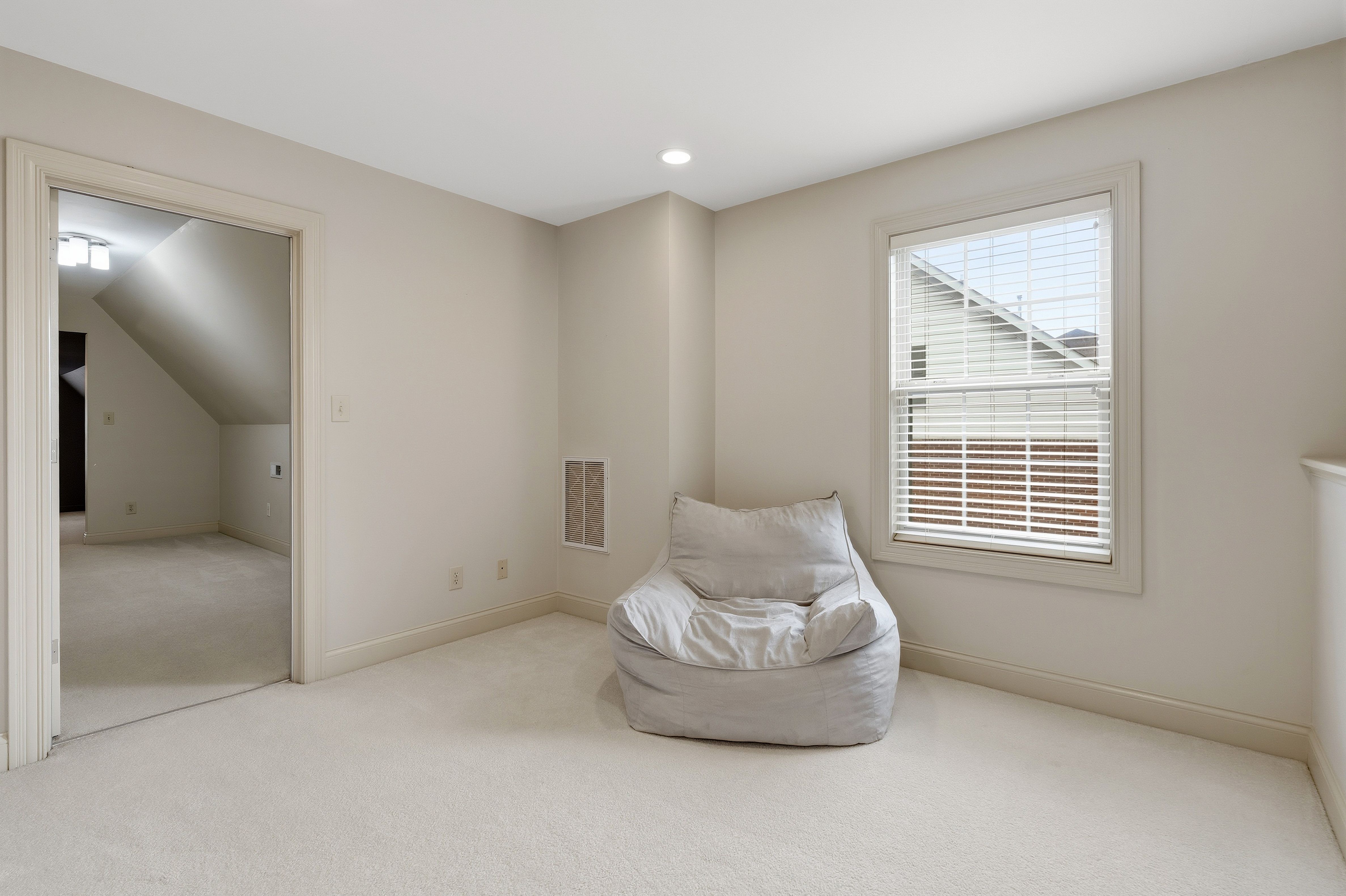  4713 Lyons View Pike, Knoxville, TN 37919 - 物件實景