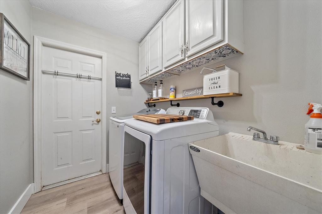 Bradenton, Florida, 34212, United States, 4 Bedrooms Bedrooms, ,3 BathroomsBathrooms,Residential,For Sale,1987592