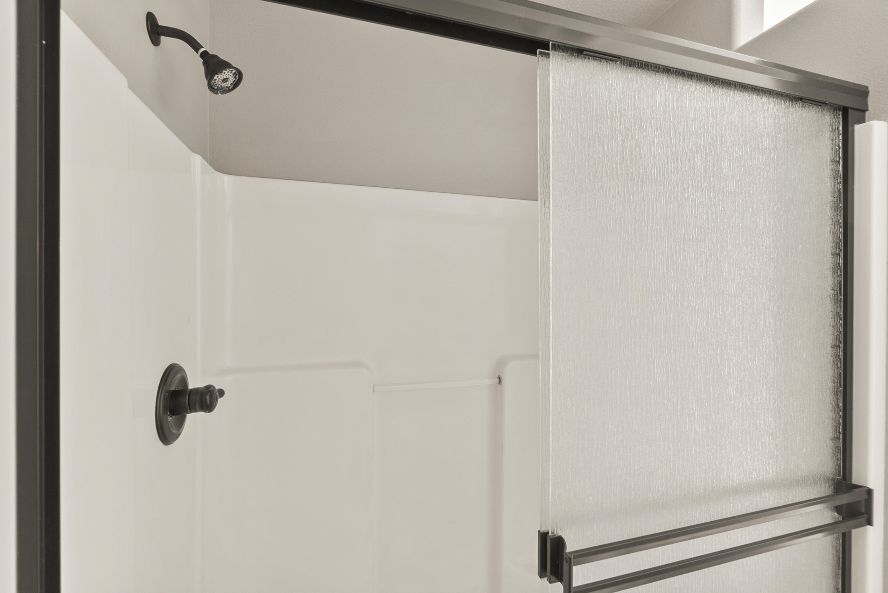 Redmond, Oregon, 97756, United States, 3 Bedrooms Bedrooms, ,3 BathroomsBathrooms,Residential,For Sale,1998180