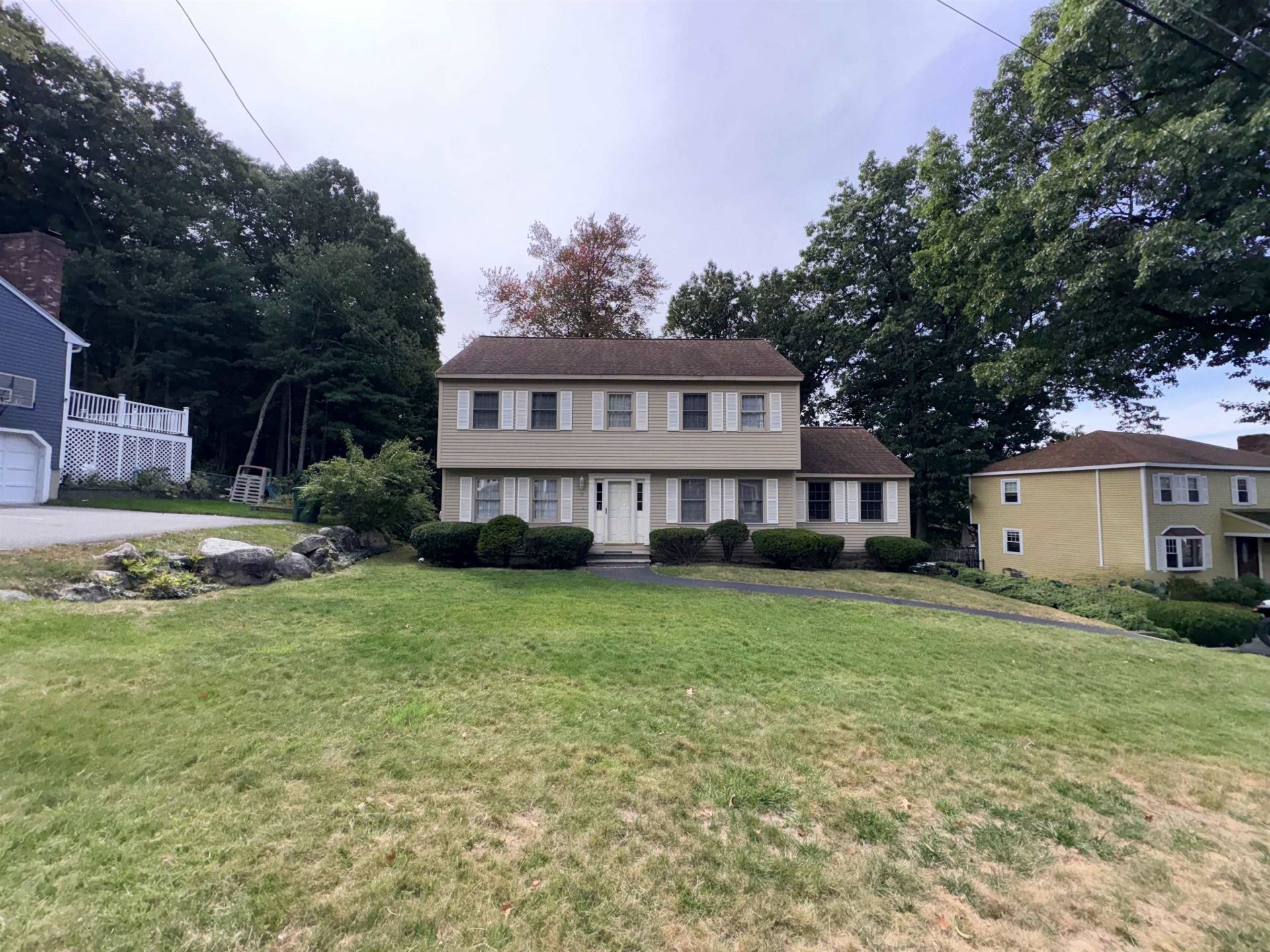 Topaz Dr, Nashua, NH 03062