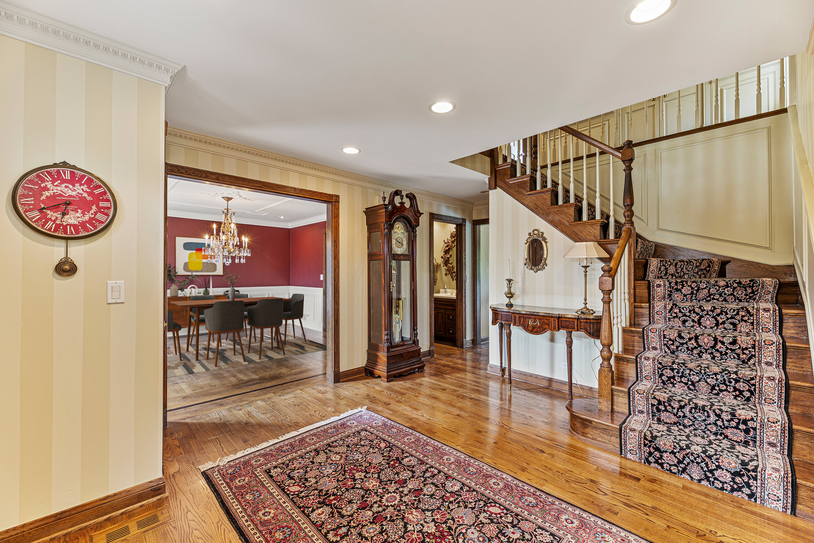 Glenview, Illinois, 60026, United States, 5 Bedrooms Bedrooms, ,4 BathroomsBathrooms,Residential,For Sale,1951003