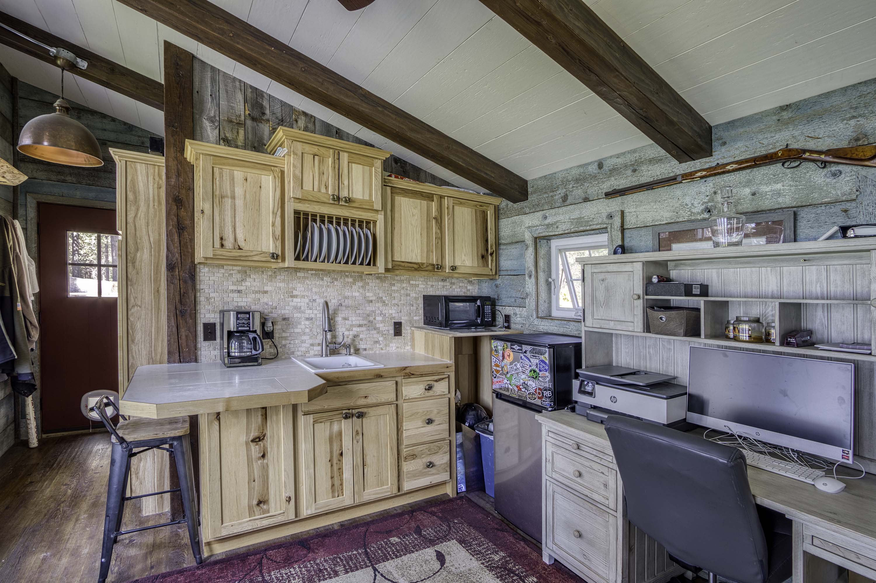 Sandpoint, Idaho, 83864, United States, 2 Bedrooms Bedrooms, ,4 BathroomsBathrooms,Residential,For Sale,1806623