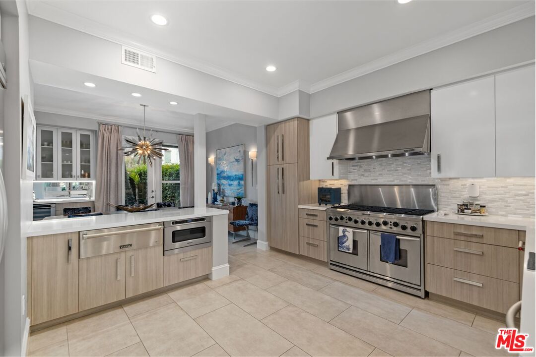 Los Angeles, California, 90094, United States, 3 Bedrooms Bedrooms, ,4 BathroomsBathrooms,Residential,For Sale,1947041
