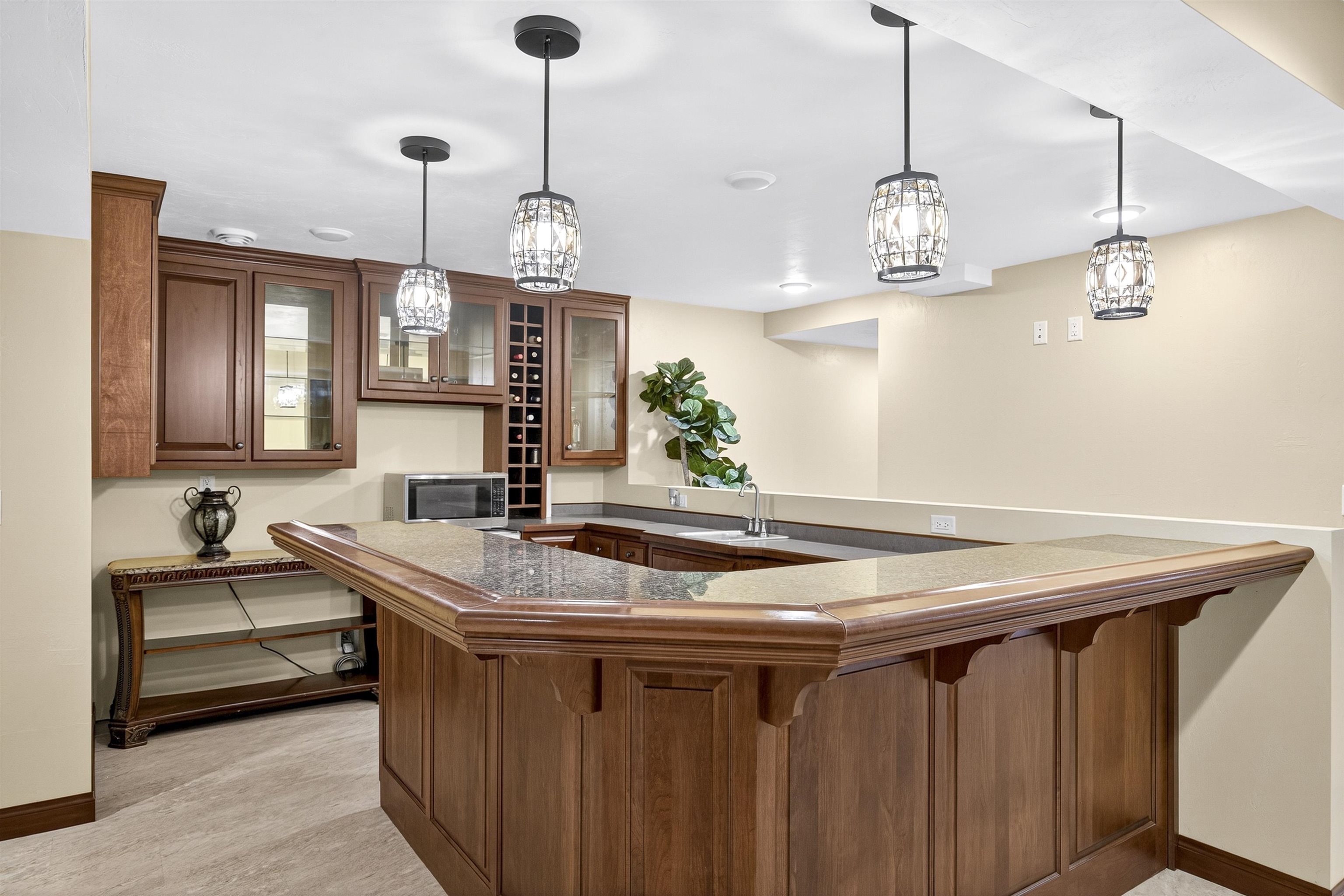 NEENAH, Wisconsin, 54956, United States, 5 Bedrooms Bedrooms, ,6 BathroomsBathrooms,Residential,For Sale,1992991