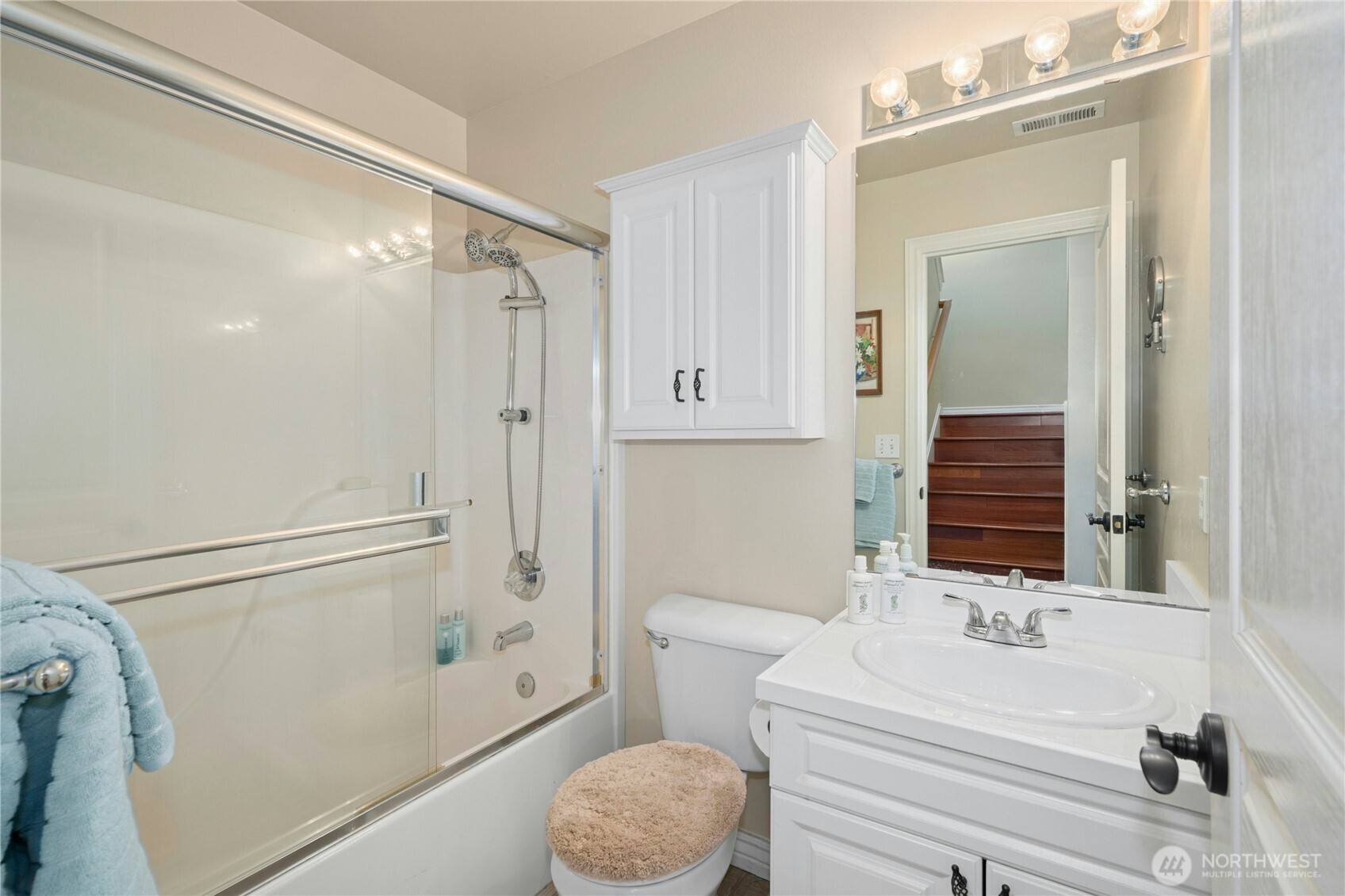 Newcastle, Washington, 98056, United States, 3 Bedrooms Bedrooms, ,3 BathroomsBathrooms,Residential,For Sale,1839033