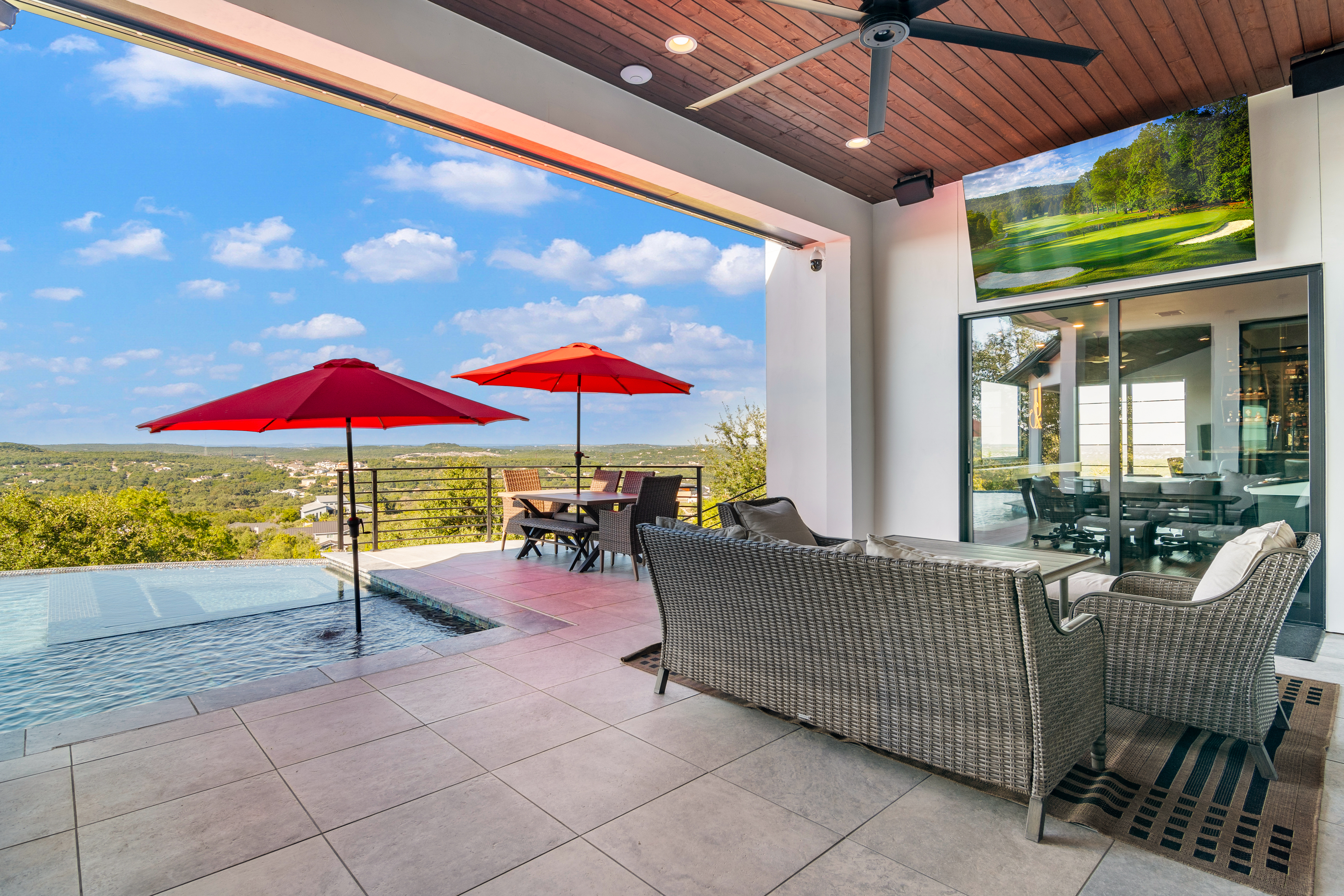  Panoramic Views and Luxury Living - 物件實景